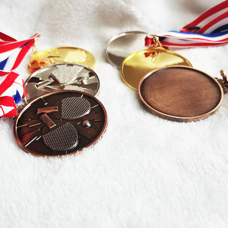 Simple style Table Tennis Meda - Table Tennis Logo บทวิจารณ์และราคา